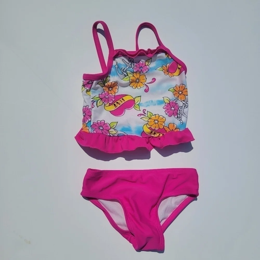 3/$15🏝Breaking Waves🏝🌺 6-9 month old Swimsuit
